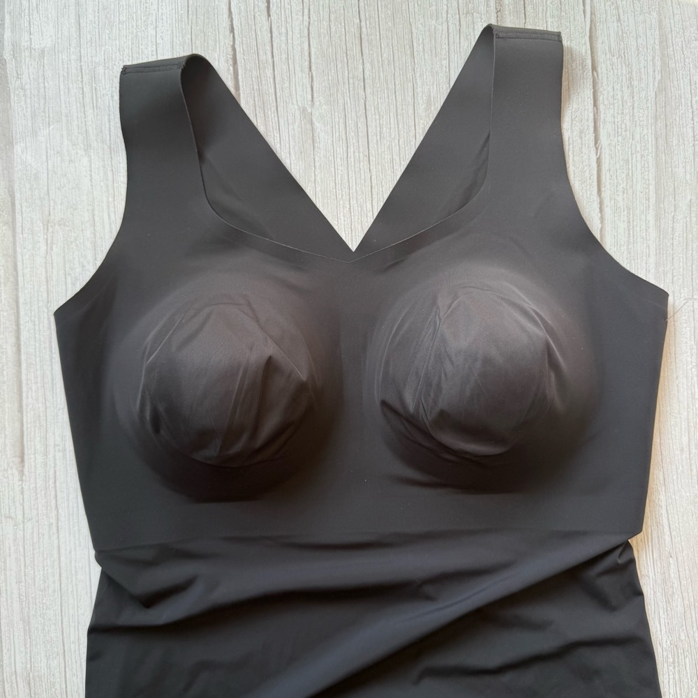 Smoothing Camisole
Evelyn & Bobbie